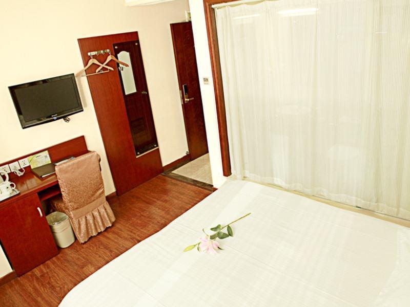 Greentree Inn Shanghai Songjiang University City New Songjiang Road Express Hotel Экстерьер фото